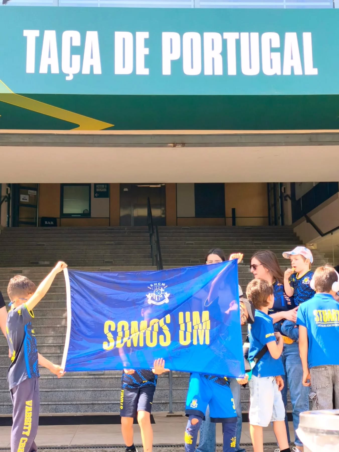 Os nossos adeptos ja chegaram à cidade de Tomar para o grande jogo de Hóquei Feminino Stuart e Benfica.

📺 Pode acompanhar o nosso jogo as 12h na RTP 2, e DAZN