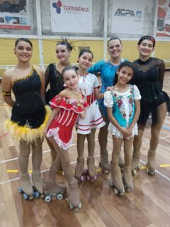 As nossas meninas hoje no treino de preparação para o Torneio Primavera.

O torneio irá decorrer nos próximos dias:

2 e 3 de Maio em Odivelas
23 e 24 de Maio em Vialonga

#patinagemartística 
#somosum💛💙💪🏼
