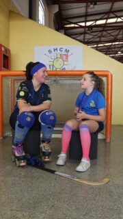 Duas gerações do hóquei da #StuartHCM e a mesma paixão em diferentes perspetivas! Hoje vamos conhecer o que as nossas jogadoras têm a dizer :)
#hoquei #hoqueiempatins #hoqueifeminino